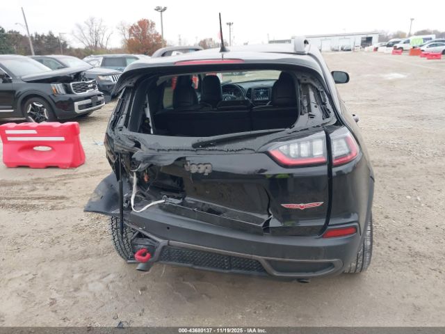 Jeep Cherokee Trailhawk 4x4 Image 11