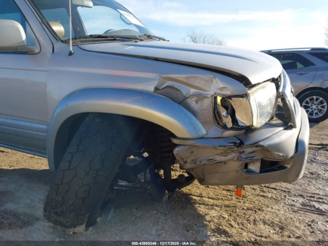 Toyota 4Runner Limited V6 Image 11