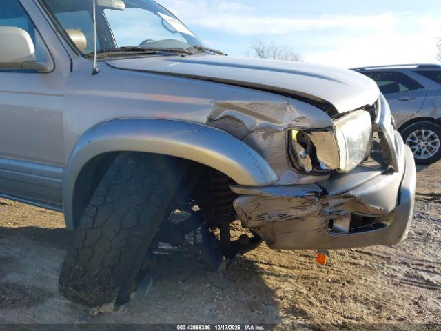 Toyota 4Runner Limited V6 Image 11