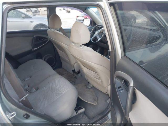 Toyota RAV4 Limited V6 Image 10