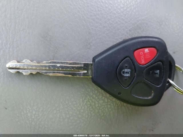 Toyota RAV4 Limited V6 Image 5