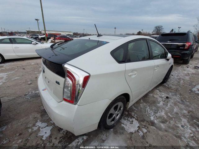 Toyota Prius Four Image 12