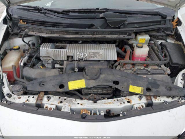 Toyota Prius Four Image 8