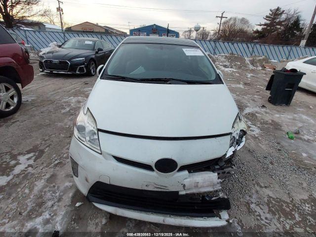 Toyota Prius Four Image 14