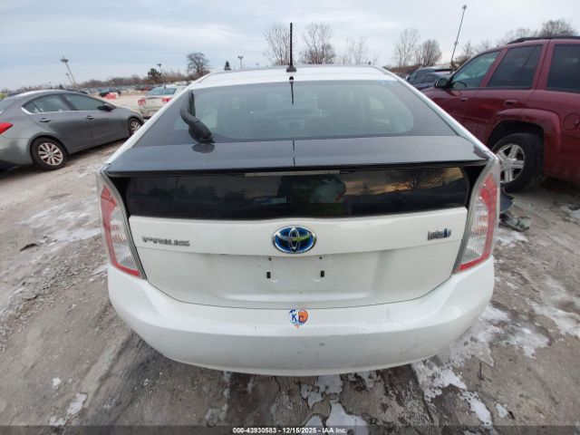 Toyota Prius Four Image 6