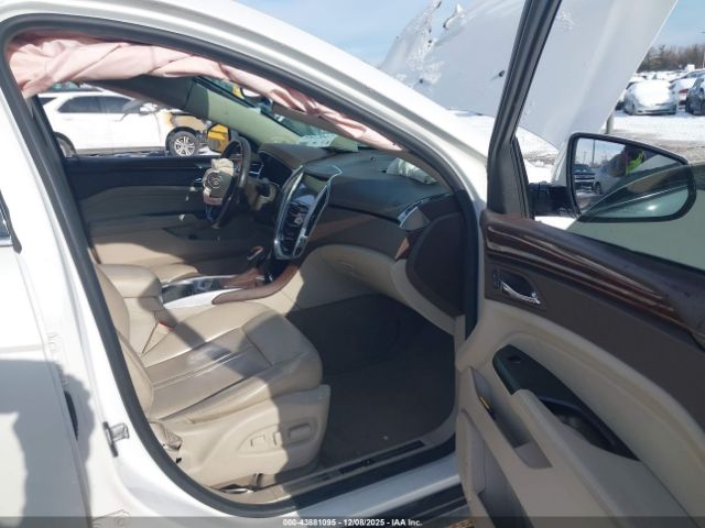 Cadillac SRX Luxury Collection Image 12