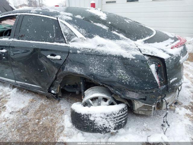 Cadillac XTS Luxury Image 3
