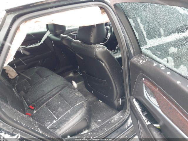 Cadillac XTS Luxury Image 2