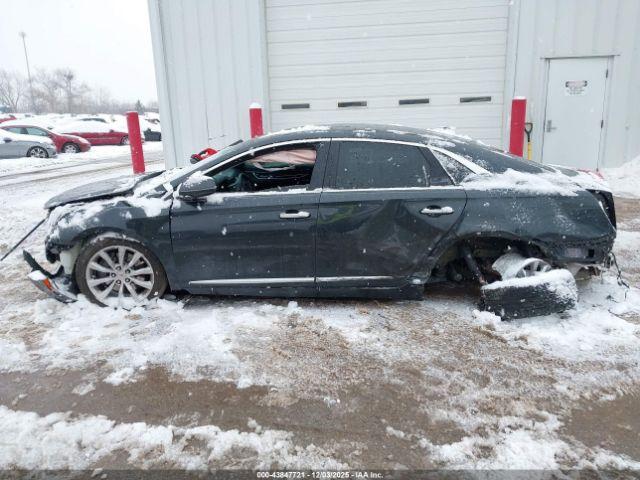 Cadillac XTS Luxury Image 12